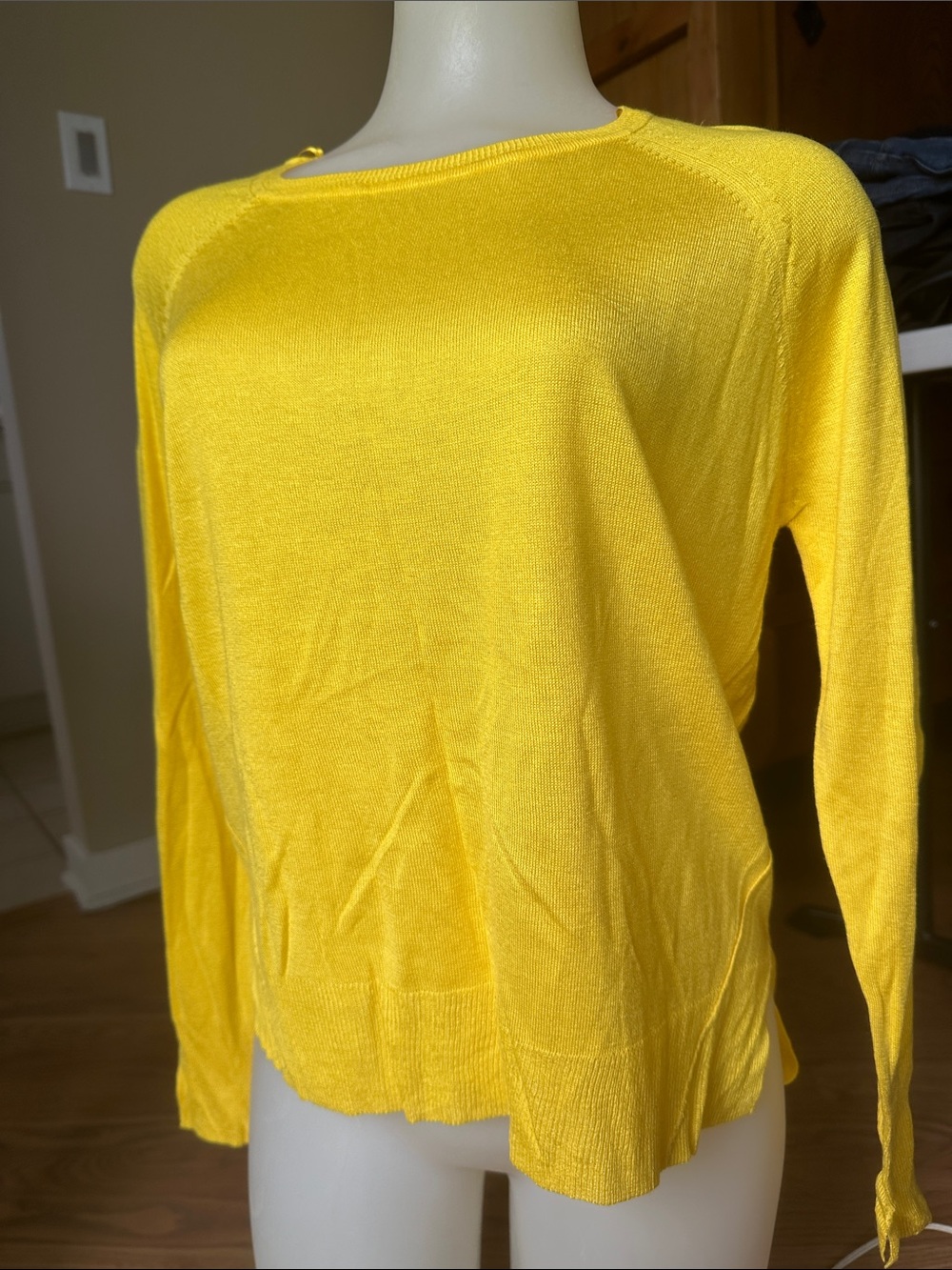 Yellow Women’s Lightweight Knit Top Zara Size small silk